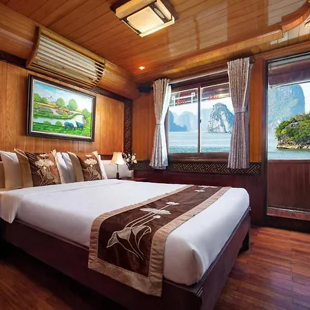 Room In Boat - Halong Bay Cruise For Backpackers
