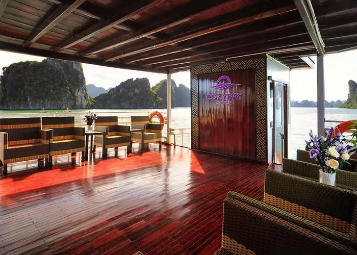 In Boat - Bay Cruise For Backpackers Gasthuis Ha Long