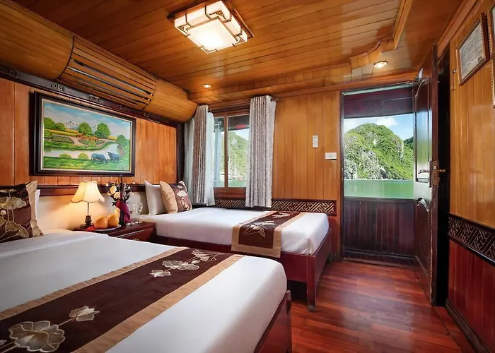 In Boat - Bay Cruise For Backpackers Gasthuis Ha Long